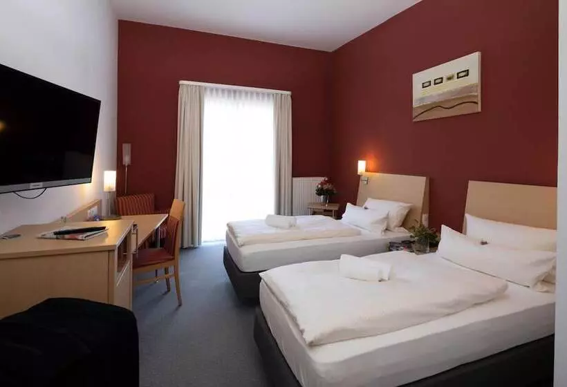 Отель Mainpromenade S