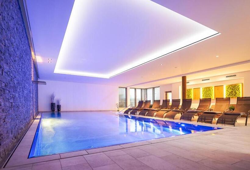 Отель Schloss Döttingen