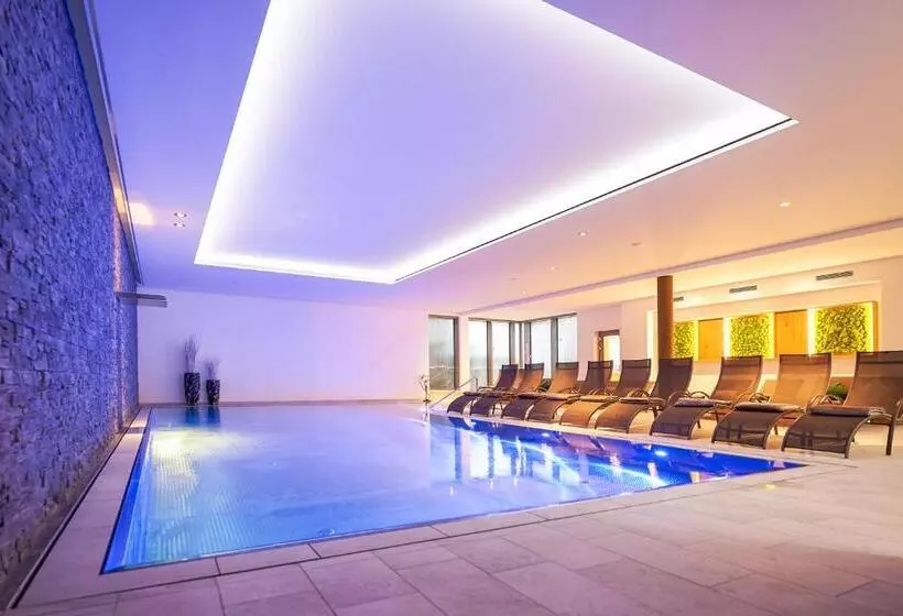 Отель Schloss Döttingen