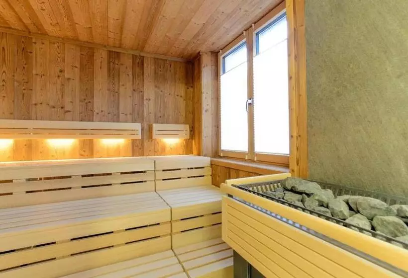 Отель Schloss Döttingen