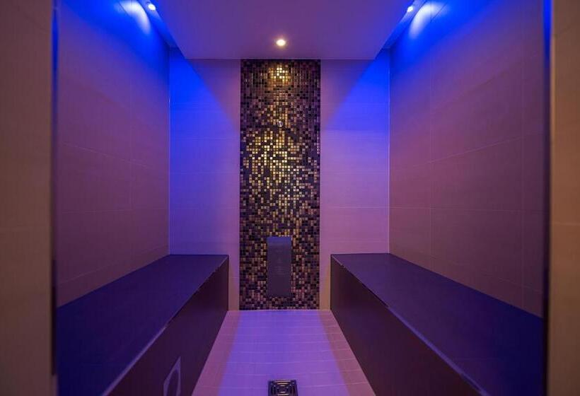 Отель Schloss Döttingen