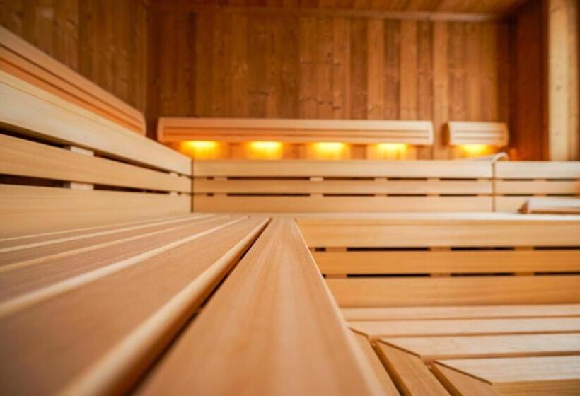 Отель Schloss Döttingen