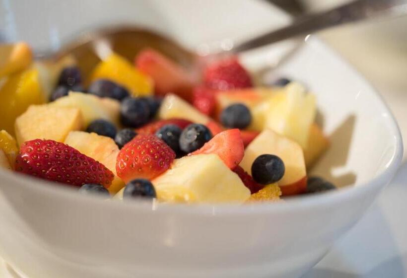 Отель Schloss Döttingen