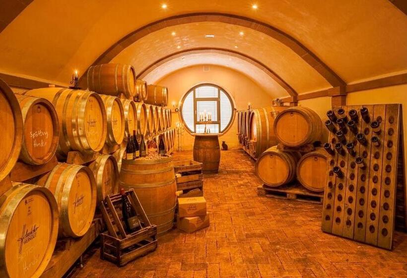 Main Vinotel Weingut Helmstetter