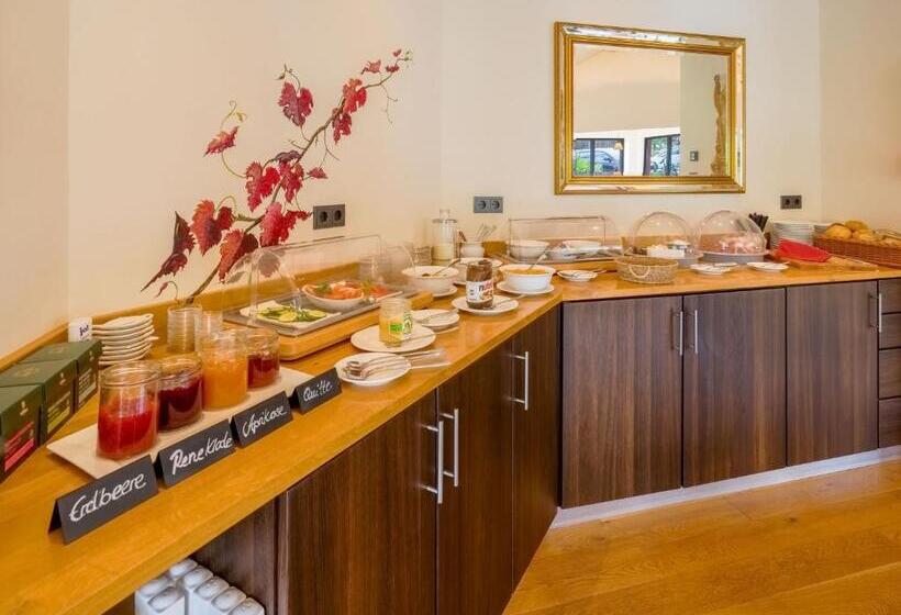 Main Vinotel Weingut Helmstetter