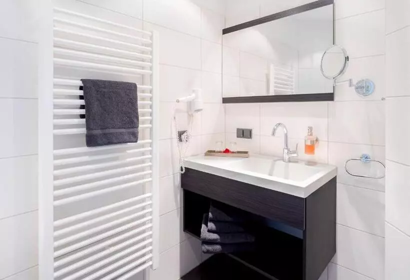 Main Vinotel Weingut Helmstetter