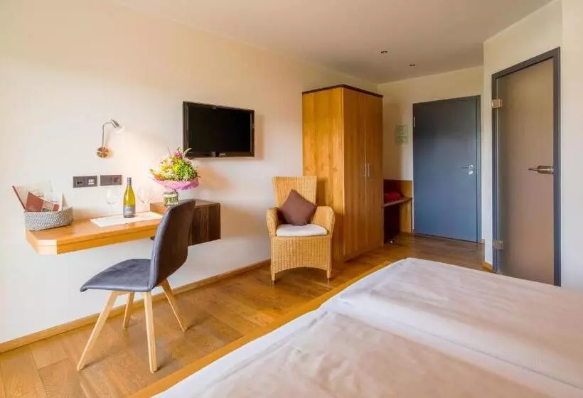 Main Vinotel Weingut Helmstetter