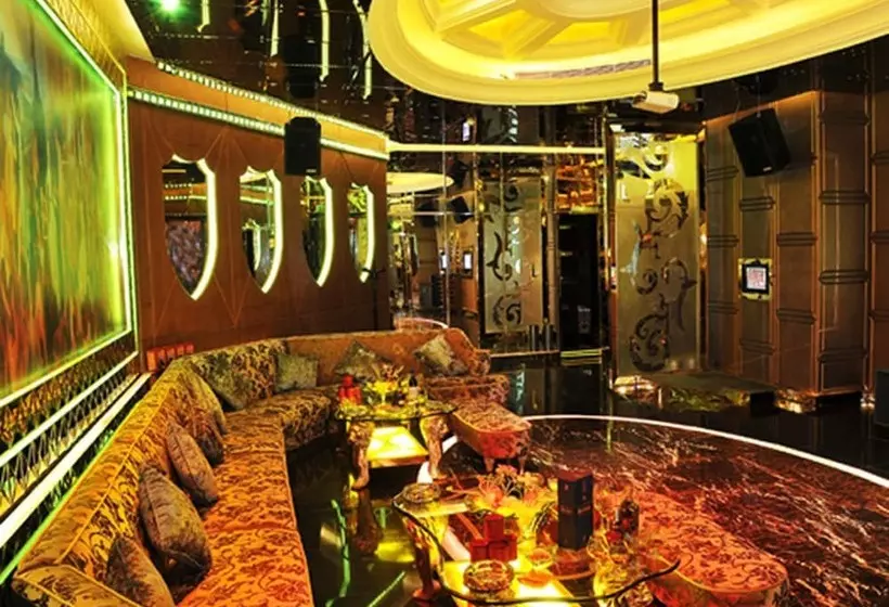 בית מלון כפרי Century Palace