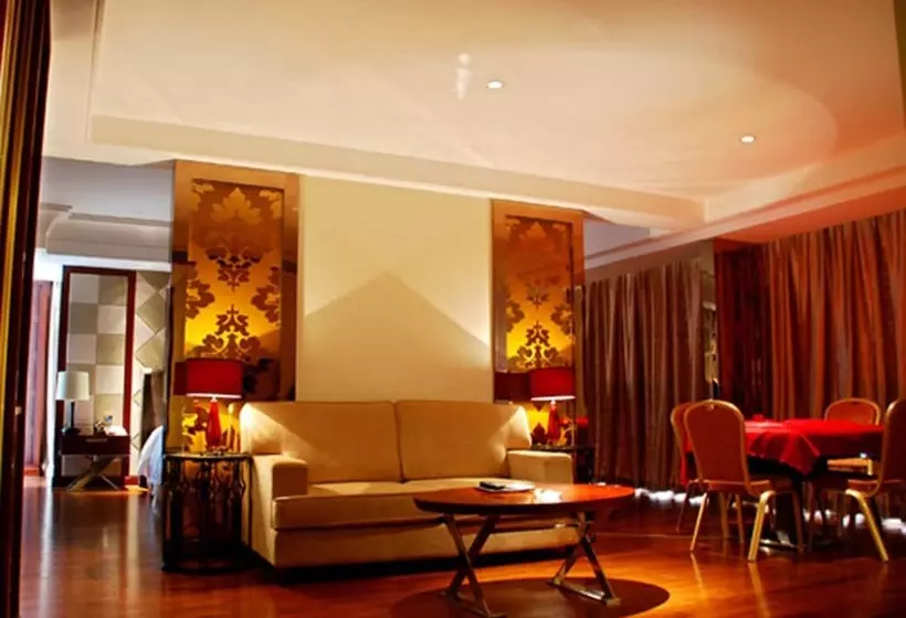 בית מלון כפרי Century Palace