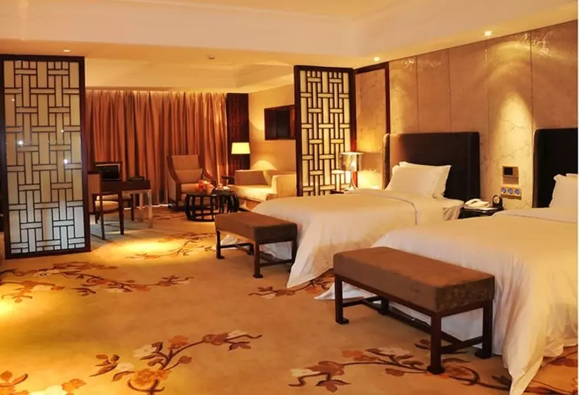 בית מלון כפרי Century Palace