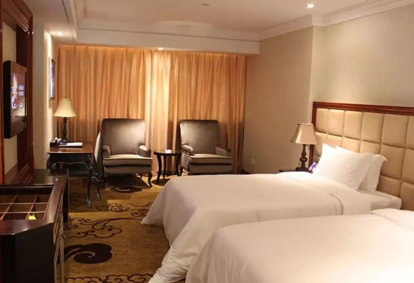 בית מלון כפרי Century Palace