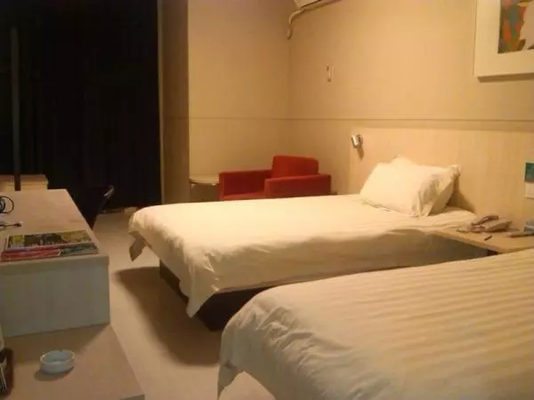 בית מלון כפרי Jinjiang Inn Yancheng Railway Station