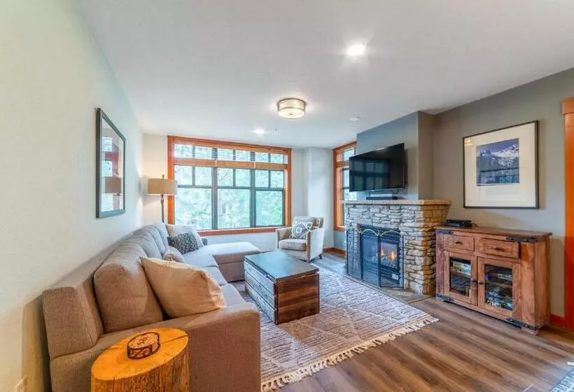 #561  Village, Recently Remodeled, 2bed 2bath, Pool & Spa