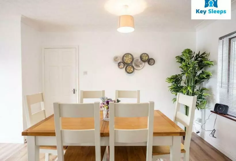 Beachside Family Staycation At Keysleeps   Pembrokeshire   Free Parking