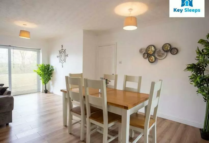 Beachside Family Staycation At Keysleeps   Pembrokeshire   Free Parking