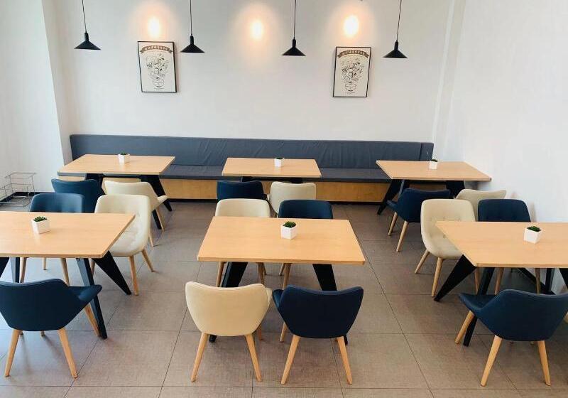 Hanting Hotel Shanghai Baogang Yueluo Freeway