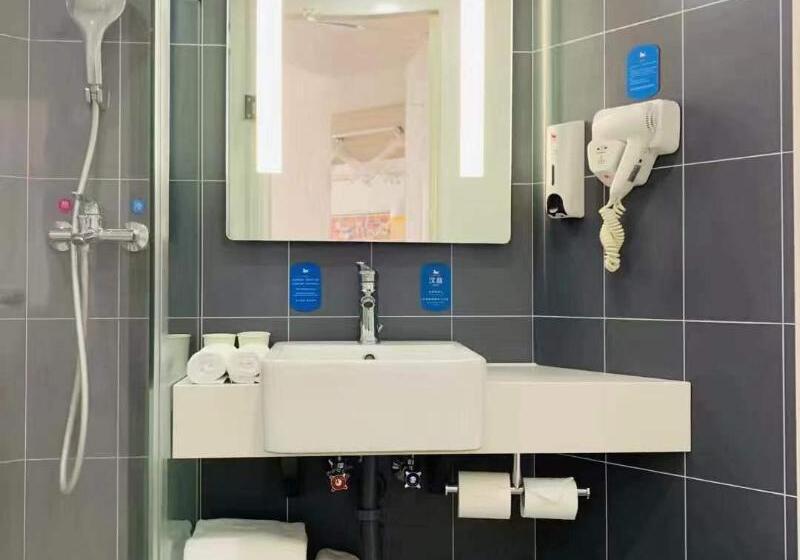 Hanting Hotel Shanghai Baogang Yueluo Freeway