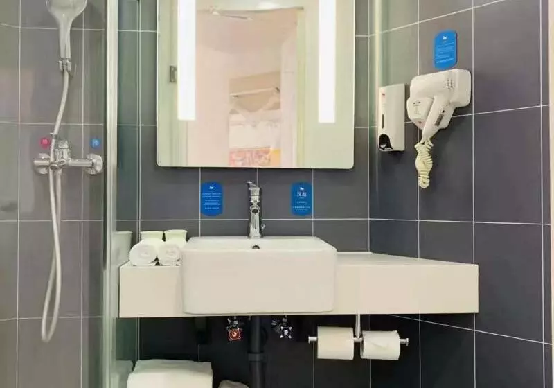 Hanting Hotel Shanghai Baogang Yueluo Freeway