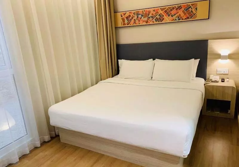 Hanting Hotel Shanghai Baogang Yueluo Freeway