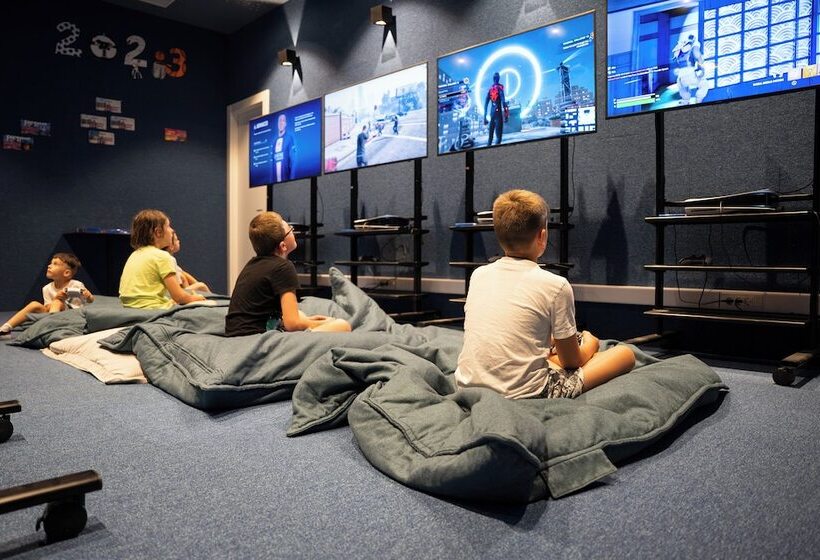 ホテル Aminess Casa Lišanj