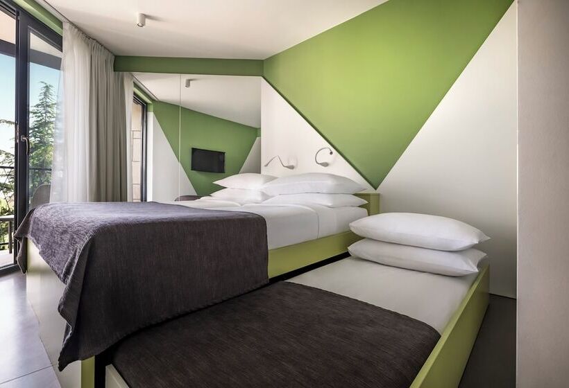 ホテル Aminess Casa Lišanj