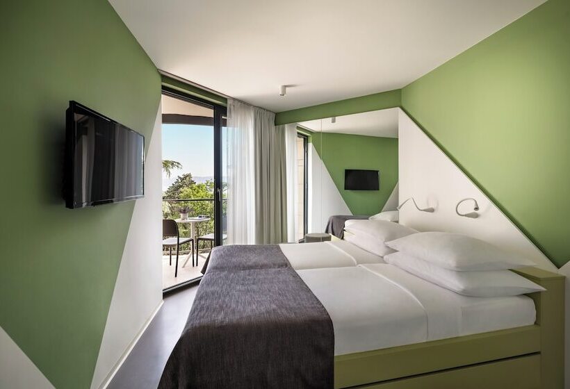 ホテル Aminess Casa Lišanj