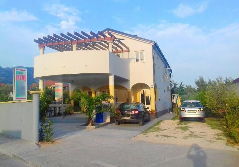 فندق Apartments Bucic