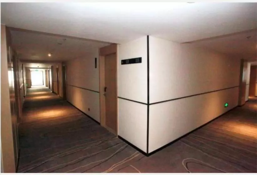 Hotelli City Comfort Inn Shenyang Railway Station Taiyuan Street Wanda Plaza