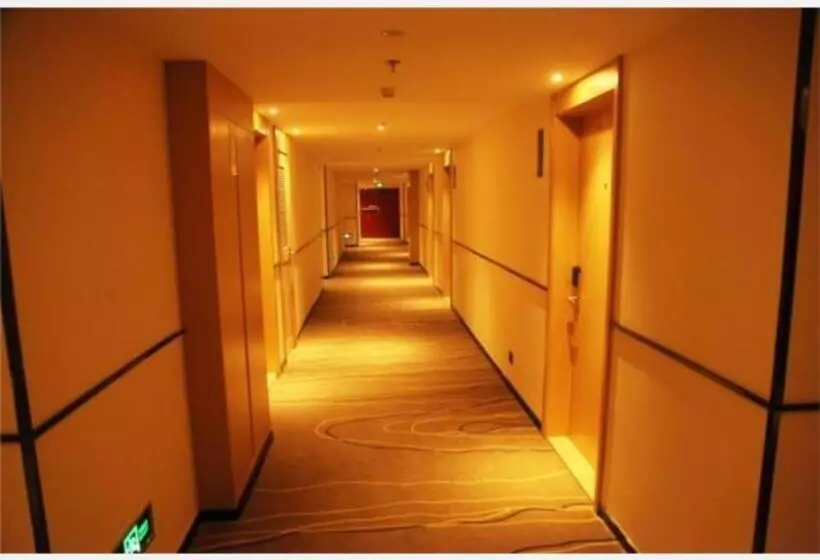 Hotelli City Comfort Inn Shenyang Railway Station Taiyuan Street Wanda Plaza