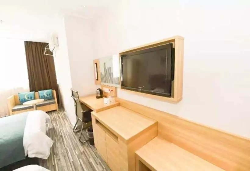 Hotelli City Comfort Inn Zhenjiang Dashikou Suning Plaza