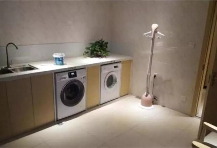 Hotelli City Comfort Inn Zhenjiang Dashikou Suning Plaza