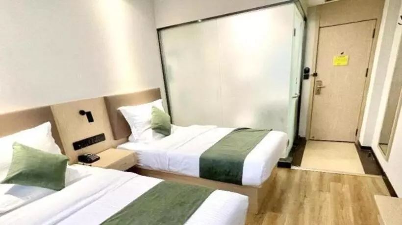 Hotelli Green Tree Inn Xinjiang Uygur Autonomous Region Korla Bazhou Bus Terminal Beishan Road Express