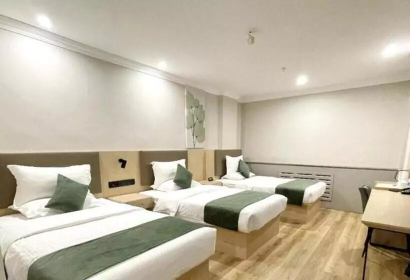 Hotelli Green Tree Inn Xinjiang Uygur Autonomous Region Korla Bazhou Bus Terminal Beishan Road Express