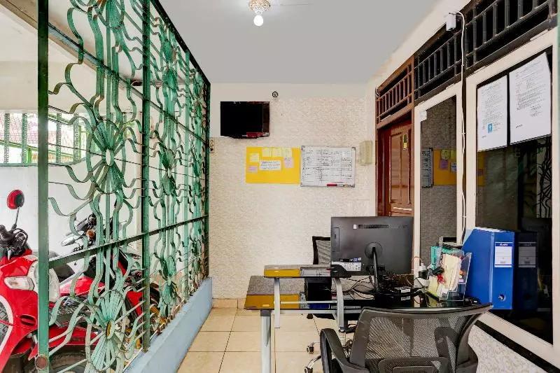ホテル Oyo 90190 Asha Kost Syariah