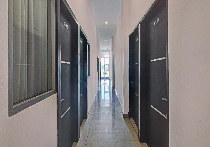 فندق Oyo 90419 Azzahra Homestay Syariah