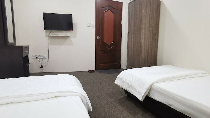 فندق Oyo Home 90372 Greybirds Hostel