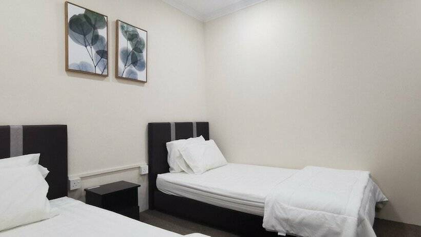 فندق Oyo Home 90372 Greybirds Hostel