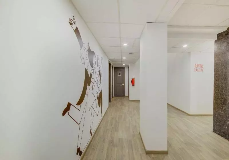 Hotelli Townhouse Golf Course Road