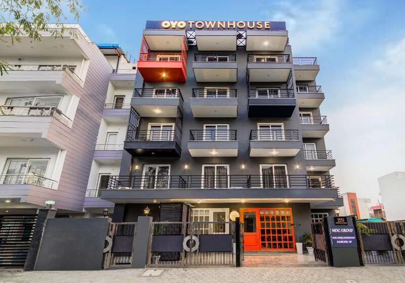 فندق Townhouse Golf Course Road