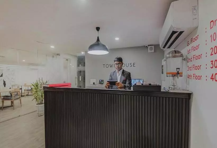 Hotelli Townhouse Golf Course Road