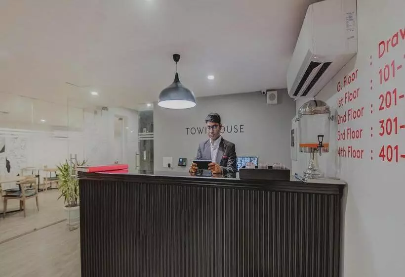 Hotelli Townhouse Golf Course Road