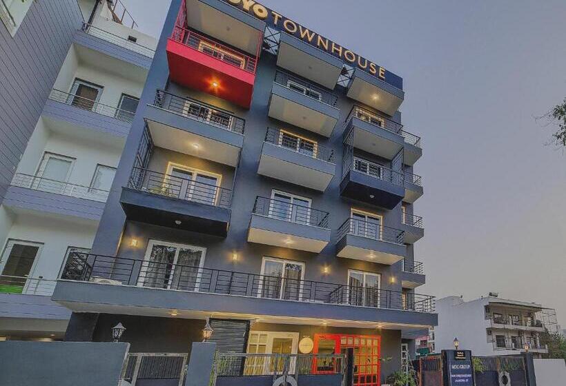 فندق Townhouse Golf Course Road