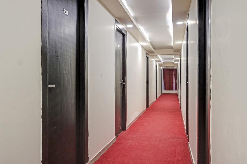 Oyo Townhouse 76100 Hotel Diamond