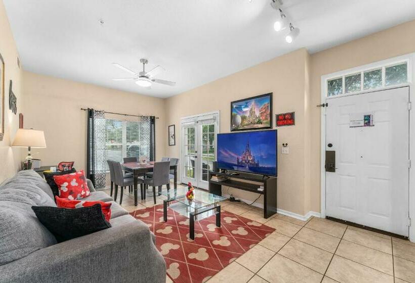 Perfect For Family, Wake Up Next To The Pool!