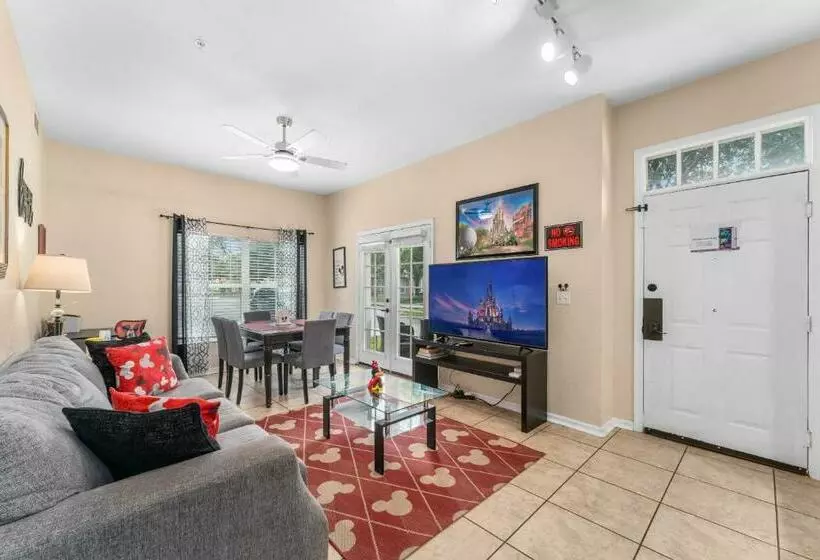 Perfect For Family, Wake Up Next To The Pool!