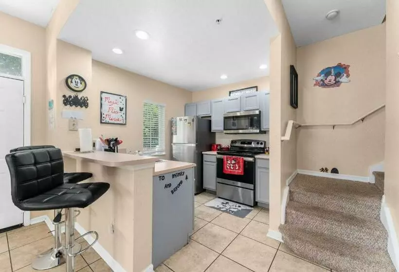 Perfect For Family, Wake Up Next To The Pool!