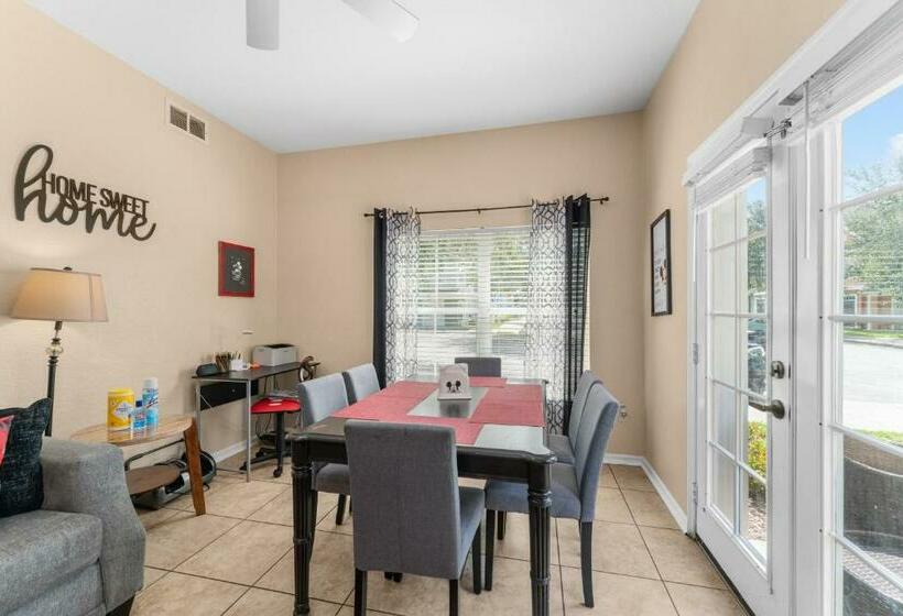 Perfect For Family, Wake Up Next To The Pool!