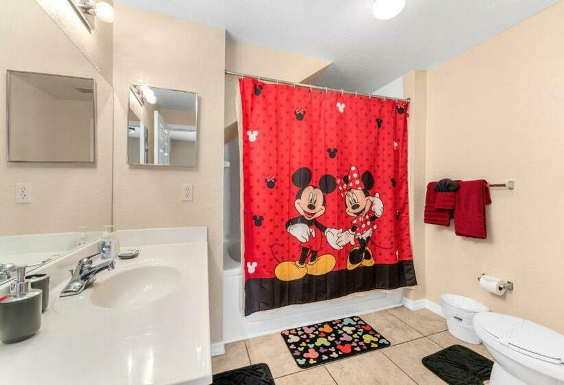 Perfect For Family, Wake Up Next To The Pool!