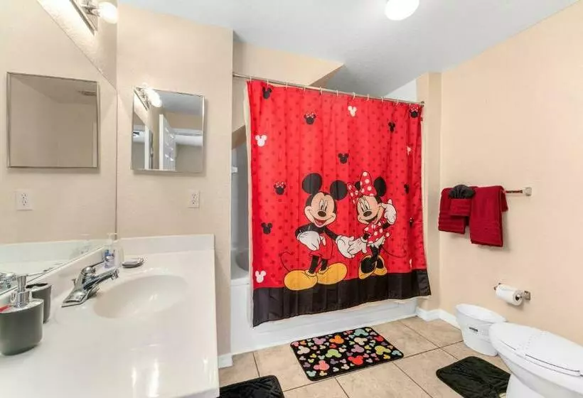 Perfect For Family, Wake Up Next To The Pool!