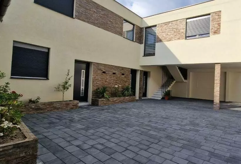 Apartmani I Sobe Gromilovic